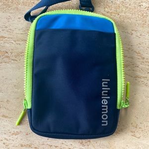 COPY - Lululemon crossbody